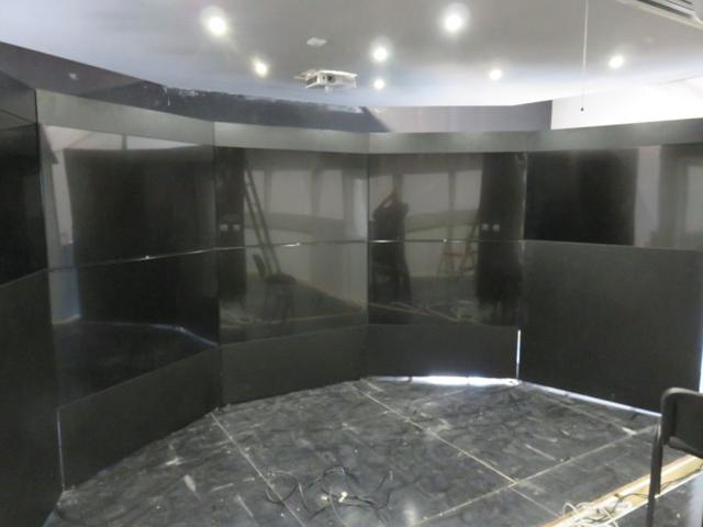 Projector Screens & Screen Walls